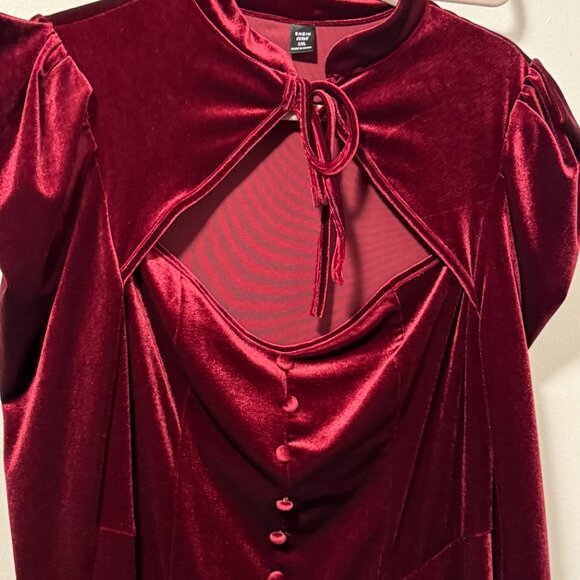 Plus Sizee Wine Red Velvet Dress - Picture 2 of 3